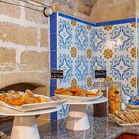 L'uomo E Il Mare Bed & Breakfast 3*