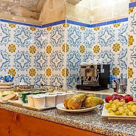 L'uomo E Il Mare Bed & Breakfast 3*