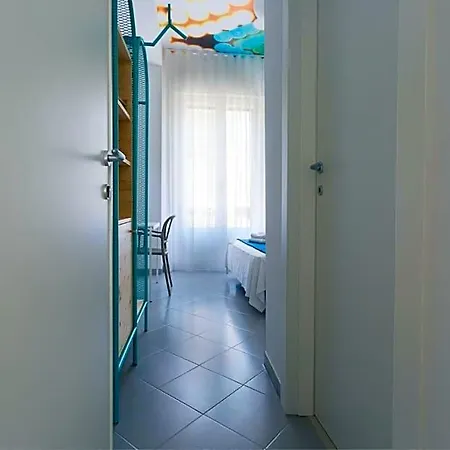 L'uomo E Il Mare Bed & Breakfast 3*